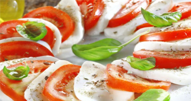 tomato slices with mozzarella and basil