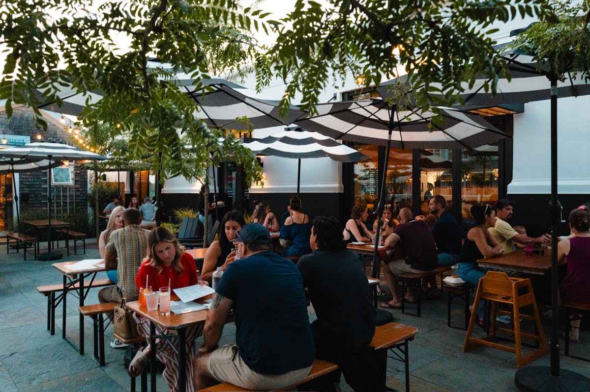 a group pf people dining out