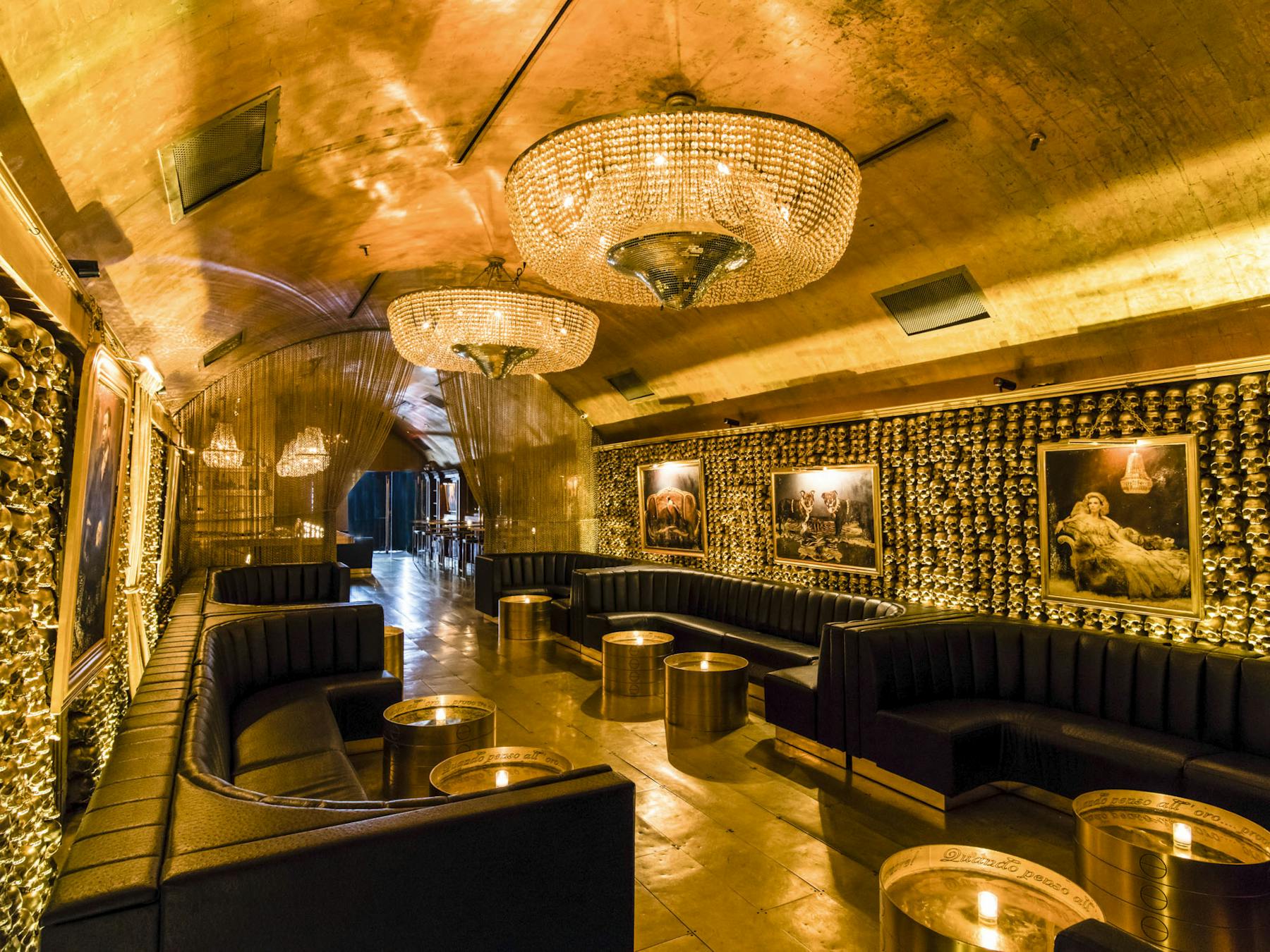 Interior Goldbar Upscale Lounge in New York, NY