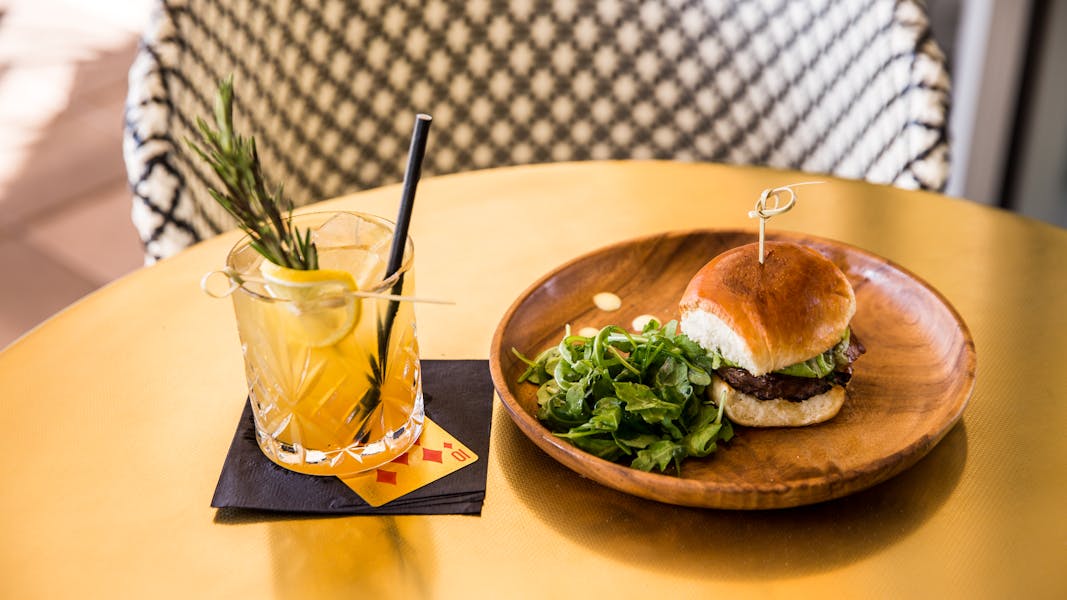 Happy Hour Reunion Ktchn Bar Bar & Restaurant in Aventura, FL