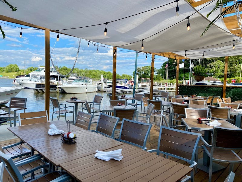 The Porch | Chesapeake Bay Restaurants | Chesapeake Inn Restaurant & Marina