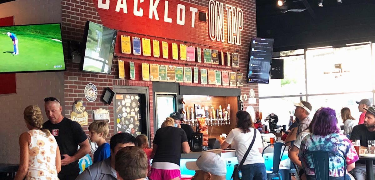 backlot taphouse homepage banner interior of bar