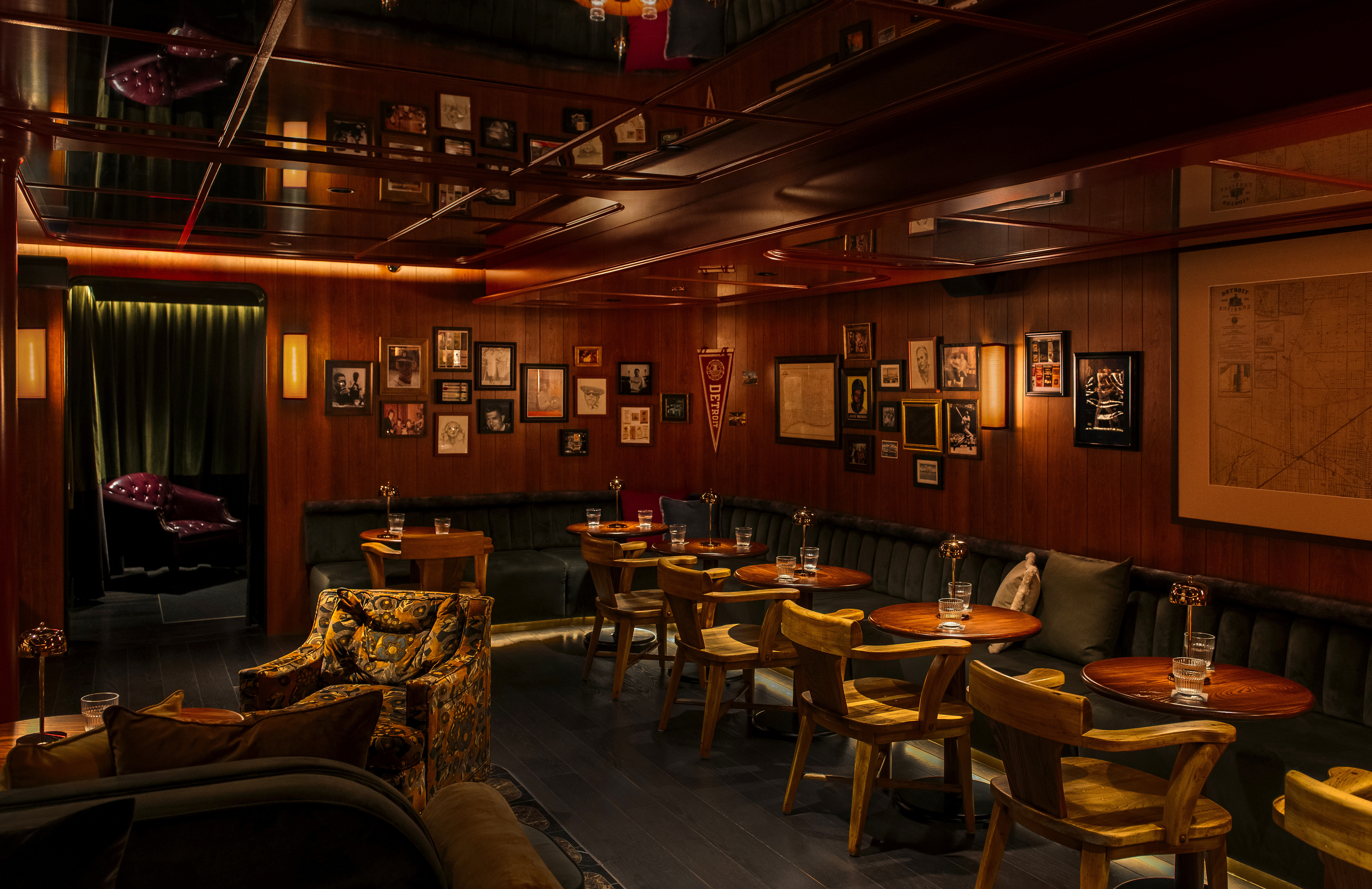 a room filled with furniture and a table in a restaurant