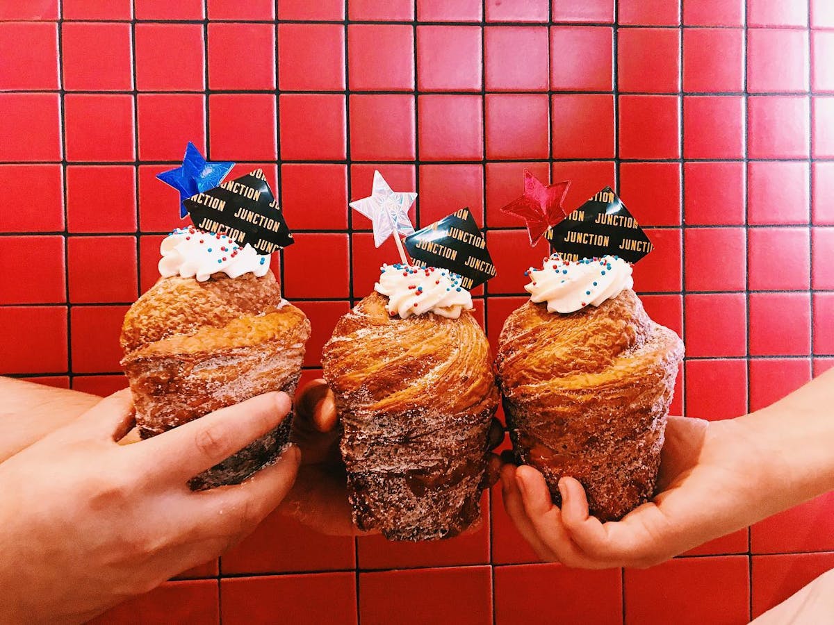 Jinsiy bust bistro va oddiy Jinsiy bust bistro va oddiy