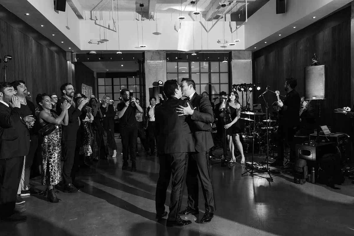 Brooklyn Winery Couple first dance Brooklyn wedding