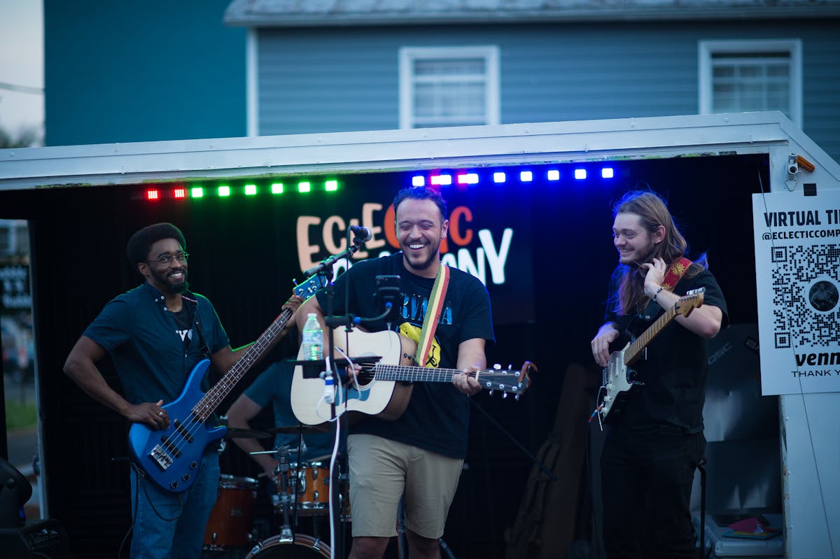 Chas's Band playing in MO