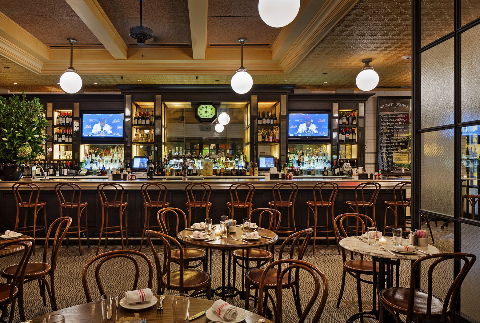 Gallery Bar Frites in Greenvale, NY