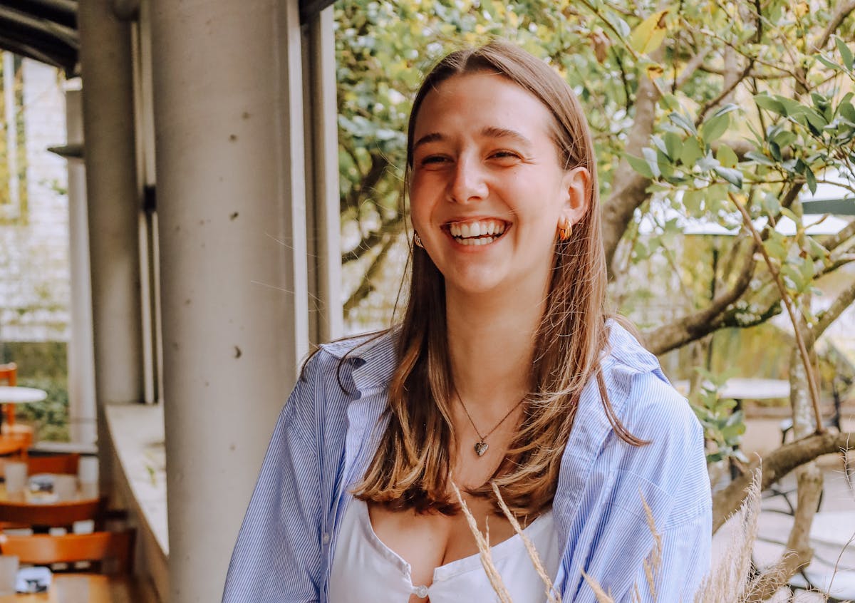 a woman wearing a blue shirt