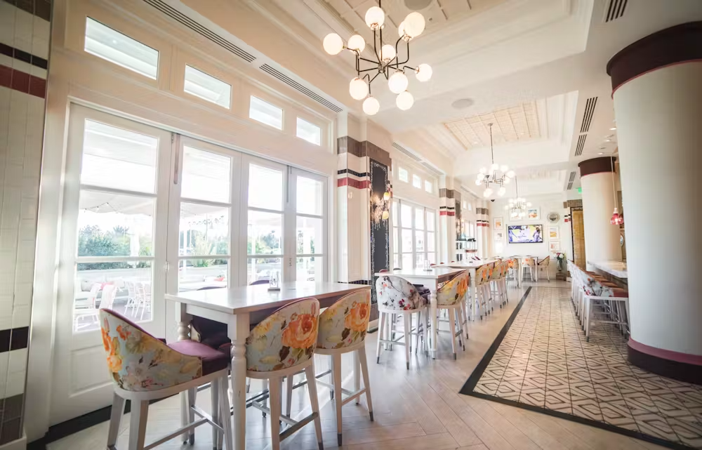 interior shot of the green valley italian restaurant