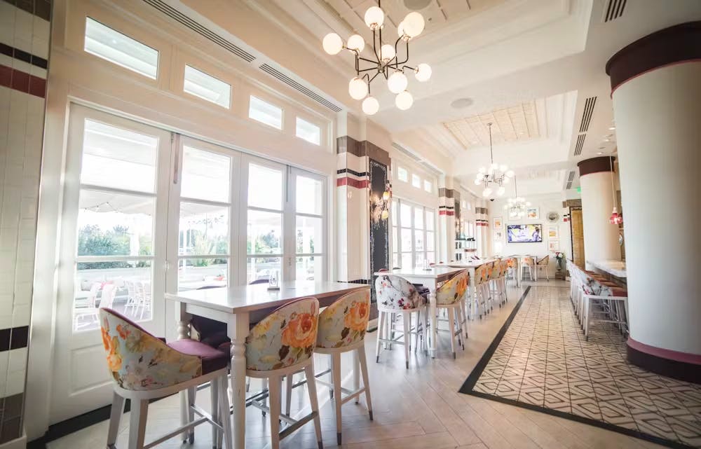 interior shot of the green valley italian restaurant