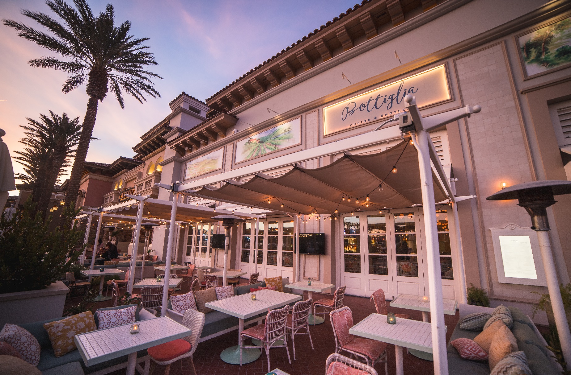 patio seating at this henderson italian