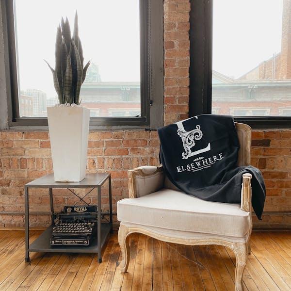 Elsewhere Custom Blankets Machine Engineered Dining & Drink