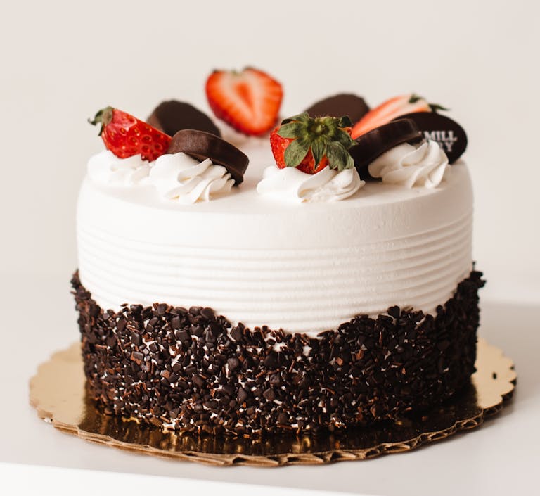 Cakes | Oak Mill Bakery | European-style Bakery in Chicago, IL