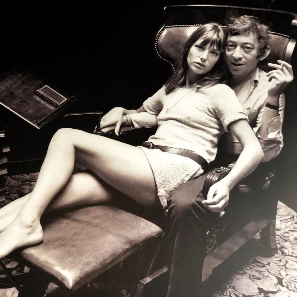 Jane Birkin, Serge Gainsbourg are posing for a picture