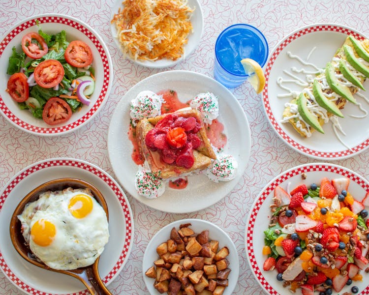 About Douglas Avenue Diner in Racine, WI