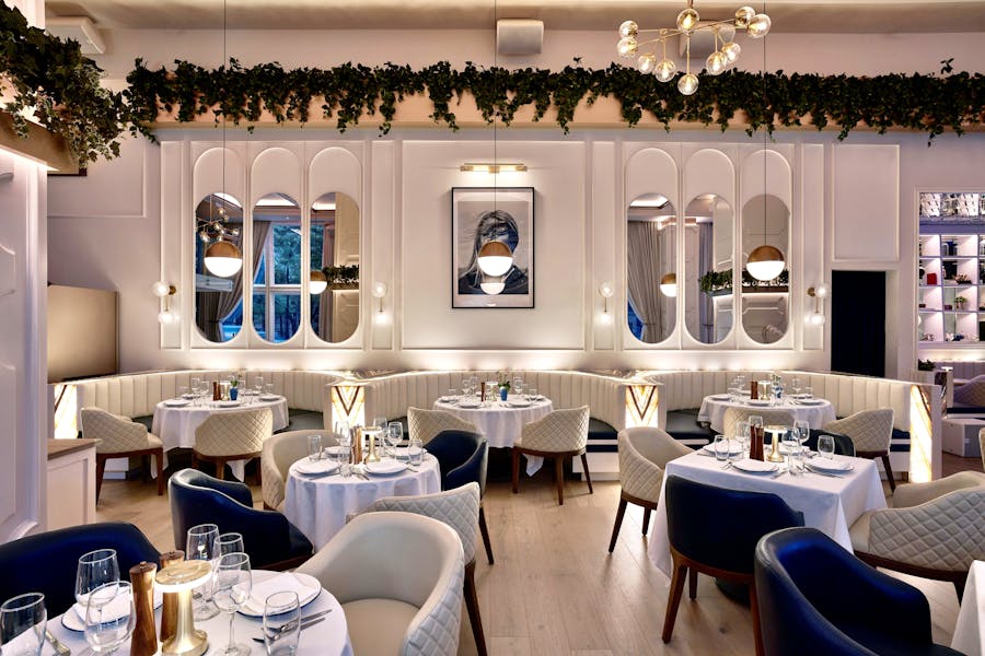 Dallas Hours + Location Villa Azur FrenchMediterranean inspired