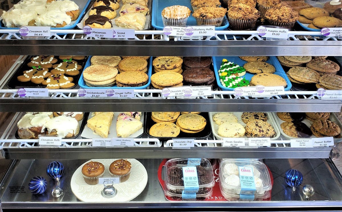 Many cupcakes in shelves