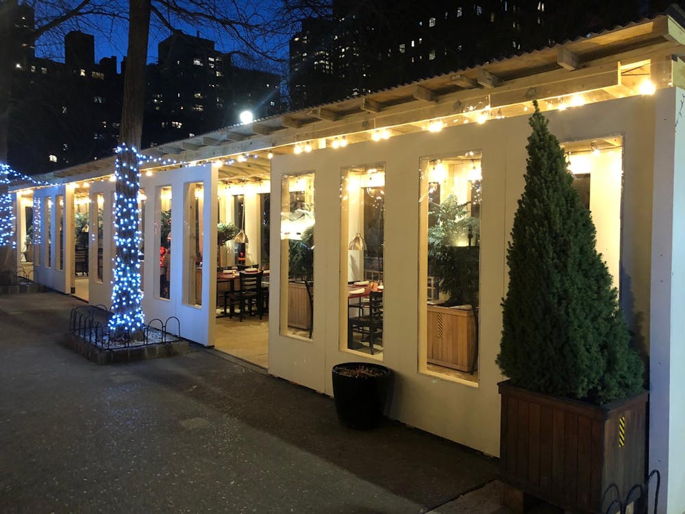 Outdoor Dining Tudor City Steakhouse Steakhouse in Midtown East