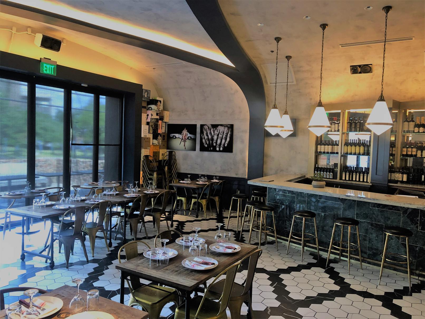 Group Dining - Dallas Design District | DeLucca Gaucho Pizza & Wine