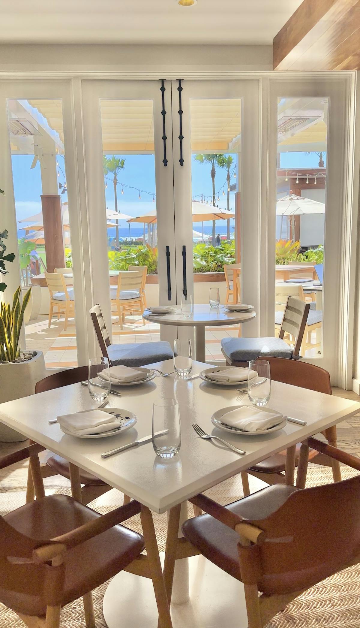 Guests dining at serea, a Coronado island restaurant