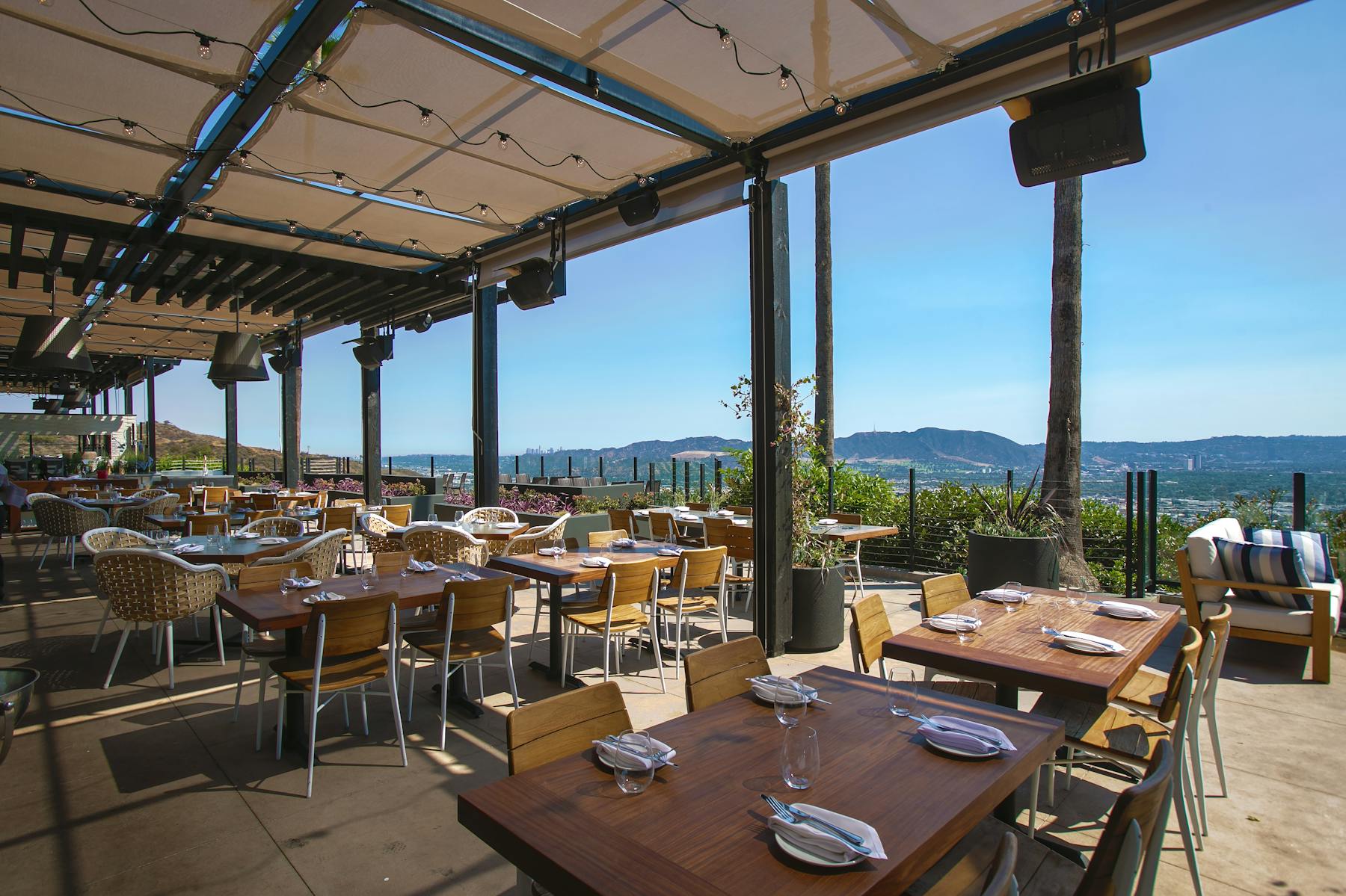 About | The Castaway Burbank in Burbank, CA