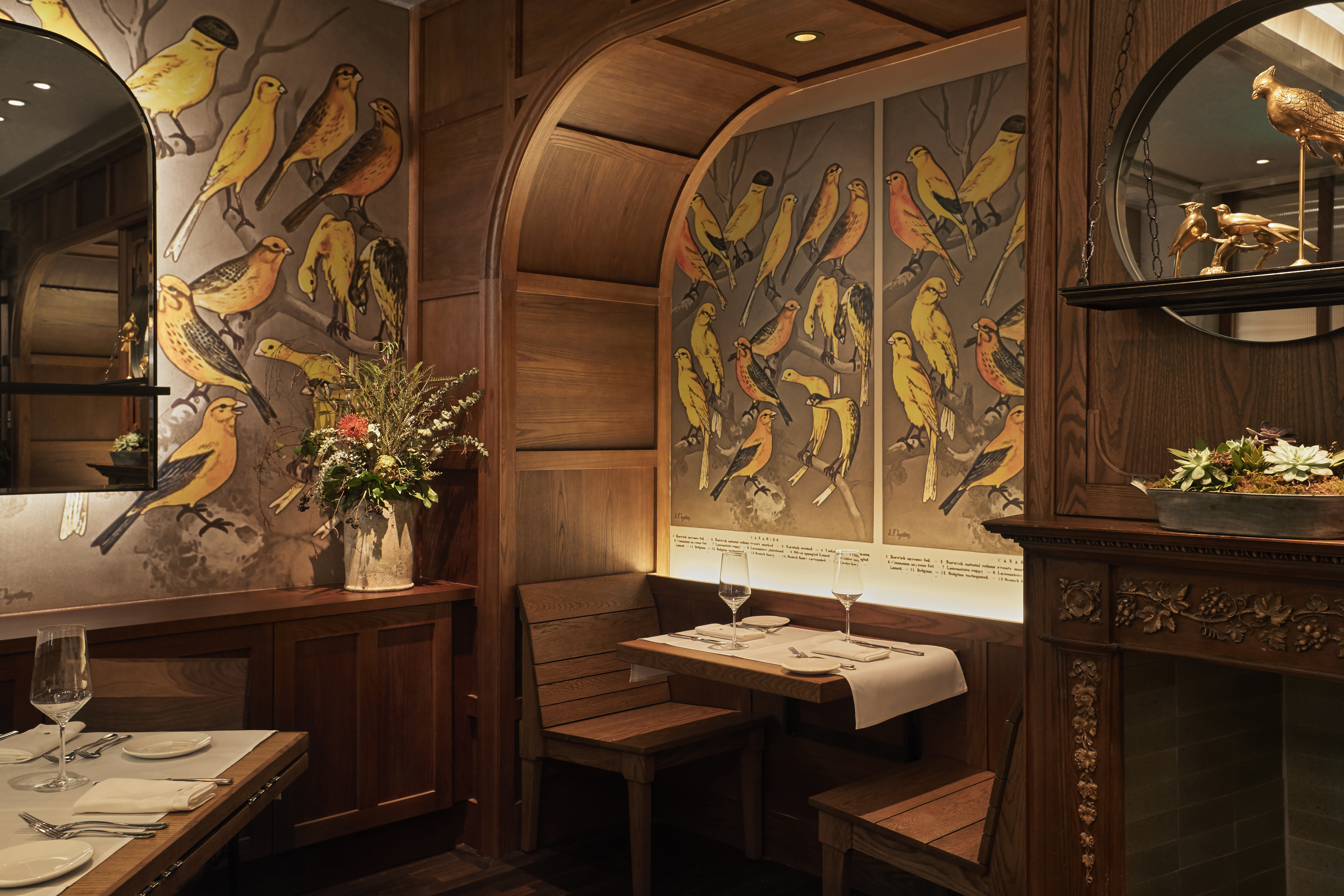 a room with a large mirror