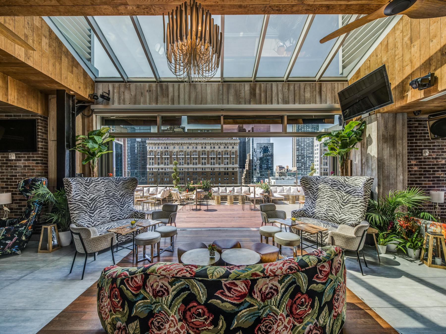 Interior Monarch Rooftop Lounge & Rooftop Bar in Manhattan, NYC
