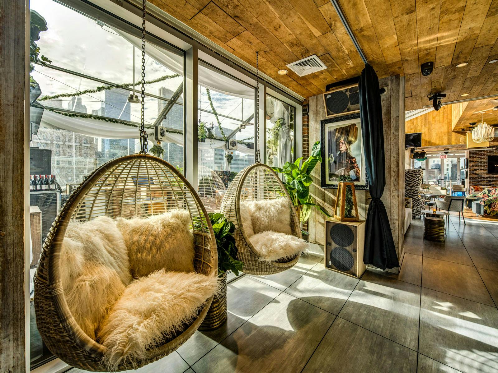 Seasonal Royal Terrace | Monarch Rooftop | Lounge & Rooftop Bar in