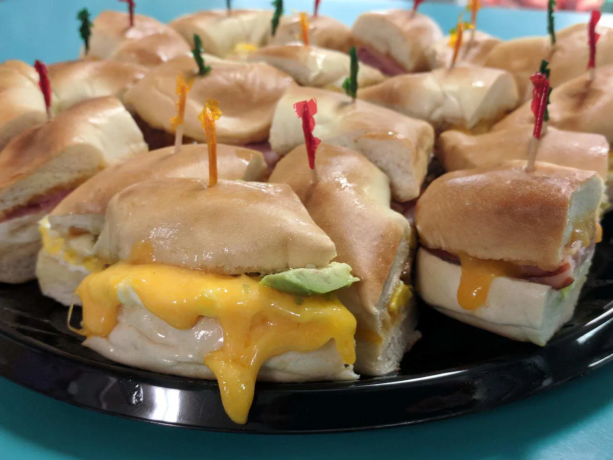 Breakfast sandwich tray