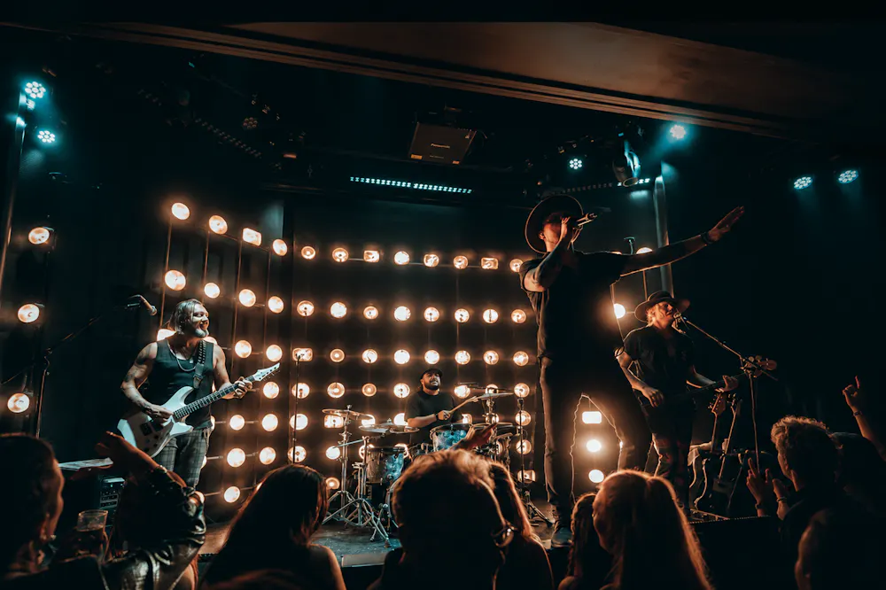 this new cocktail lounge lake tahoe combines live music with premium cocktails every night