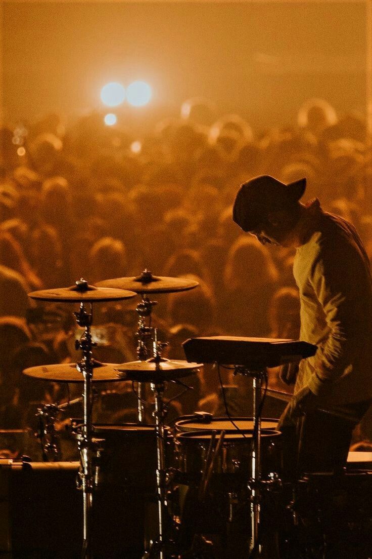 wanna catch live music this summer in tahoe? check out tessies cocktails and chords