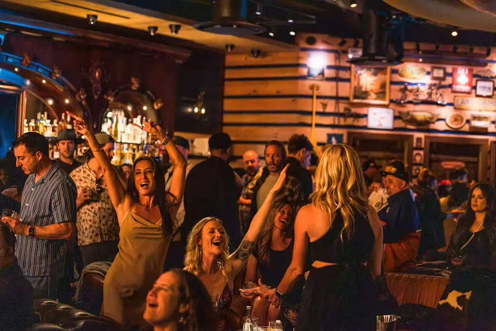 a local favorite bar in south lake tahoe