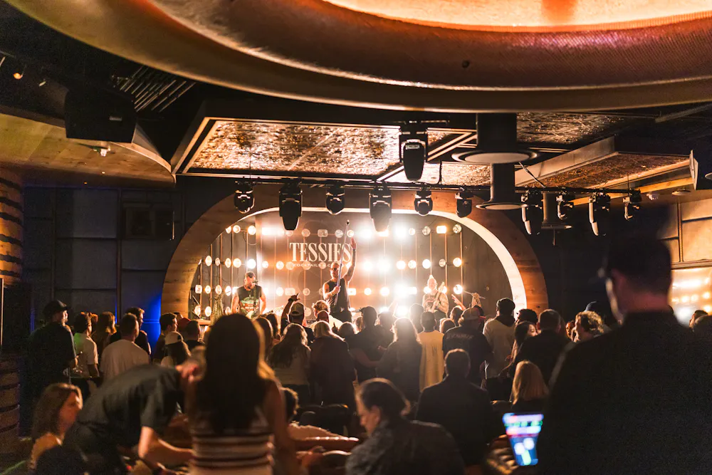 full band performs at 9:30 for those searching live music lake tahoe