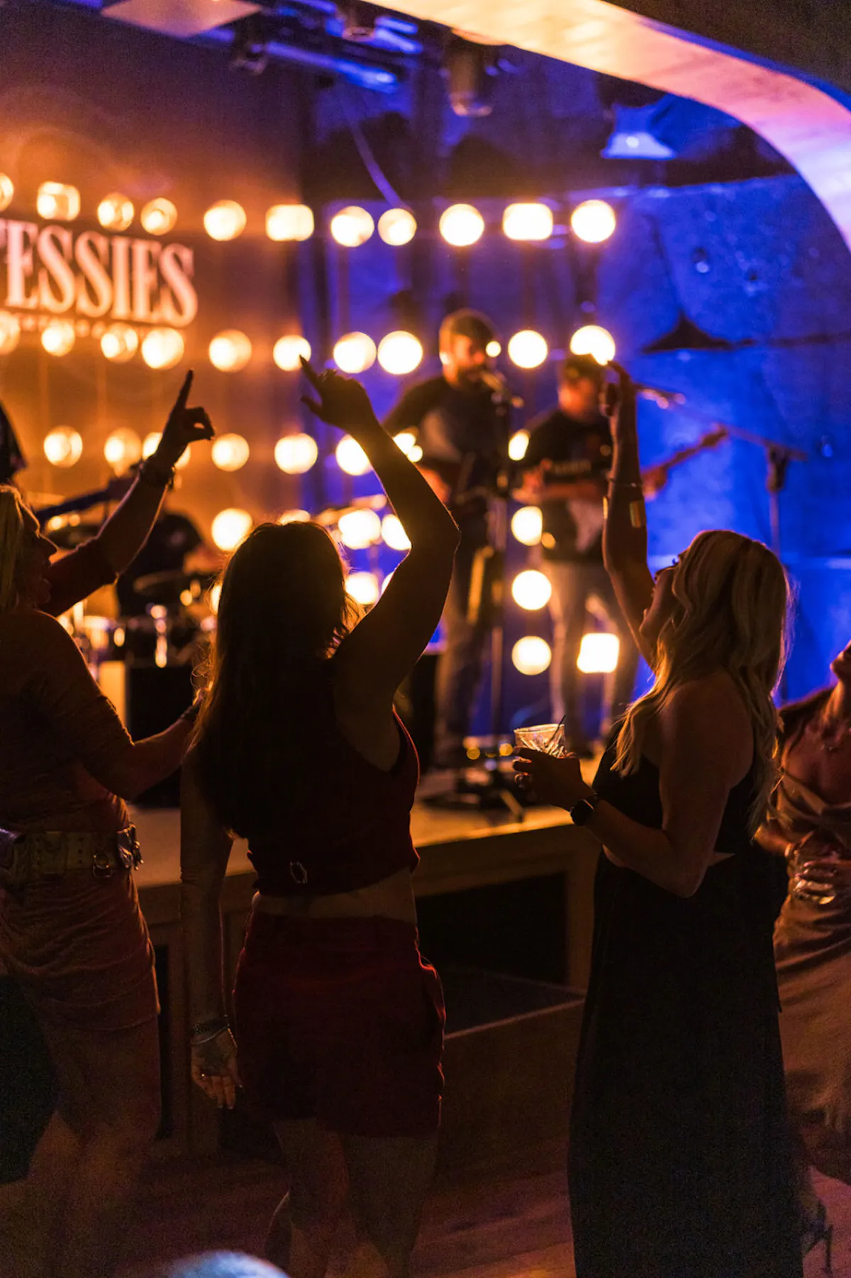 lets dance and sing at tessies cocktails and chords live music lake tahoe
