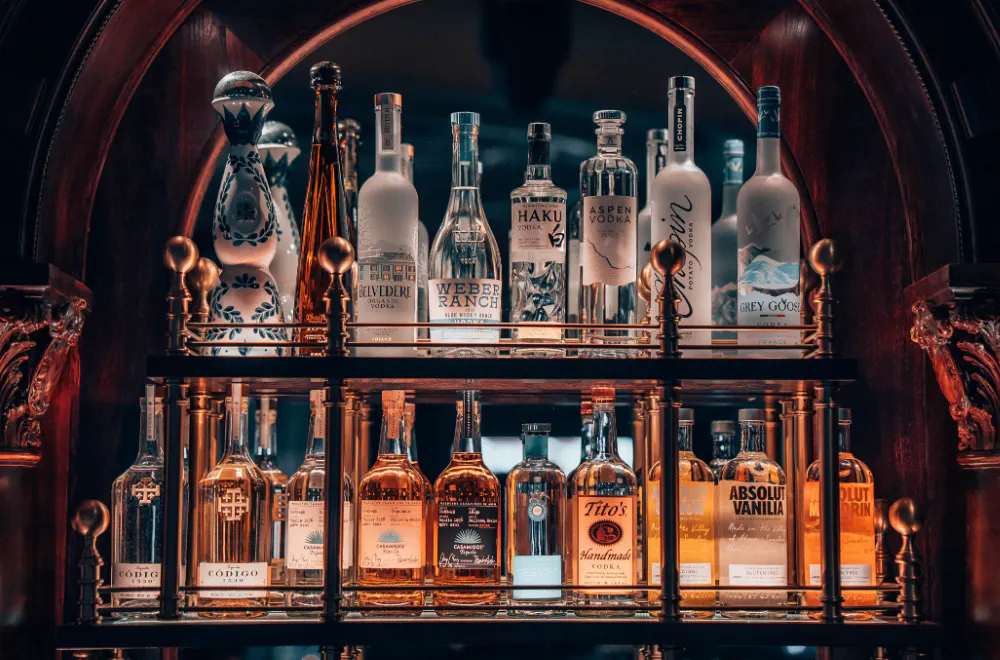 best bar in tahoe that pairs with live music nightly for those who love live music