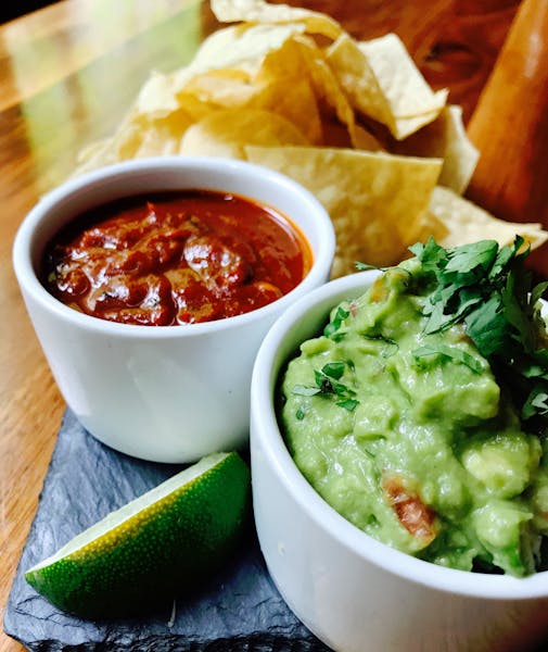 Tortilla Chips, Guacamole & Salsa D4 Irish Pub & Cafe Irish