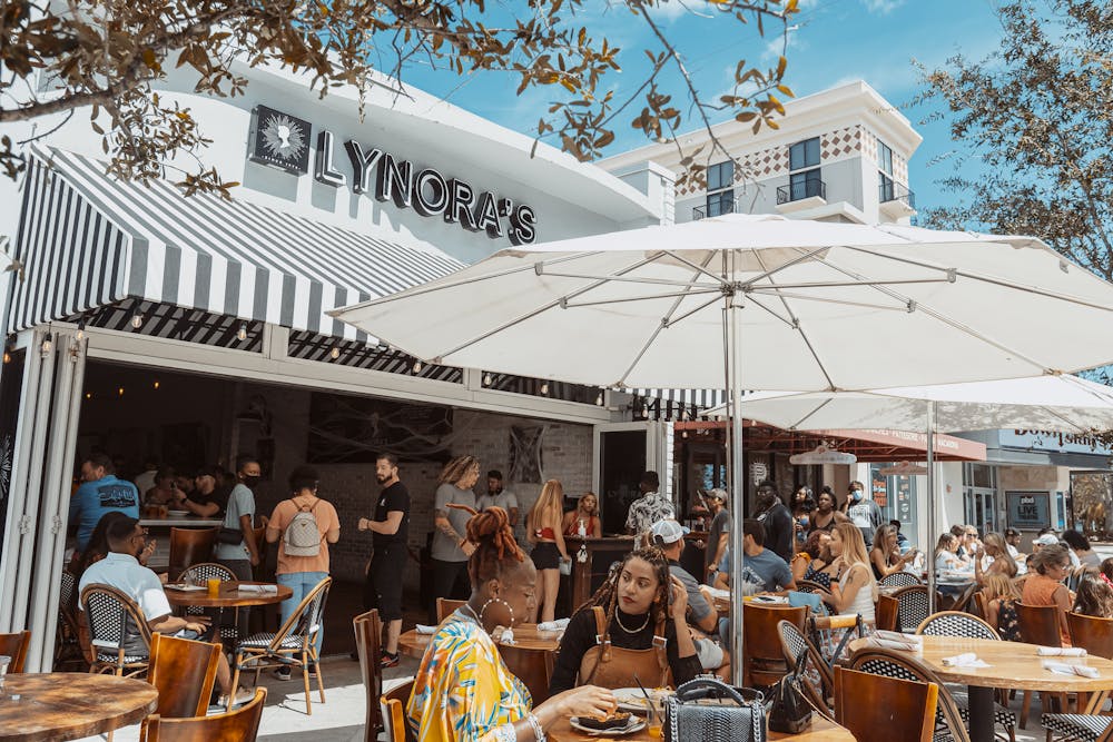Lynoras Palm Beach Gardens: Delight in Authentic Italian Cuisine 2 Lynoras Palm Beach Gardens: Delight in Authentic Italian Cuisine
