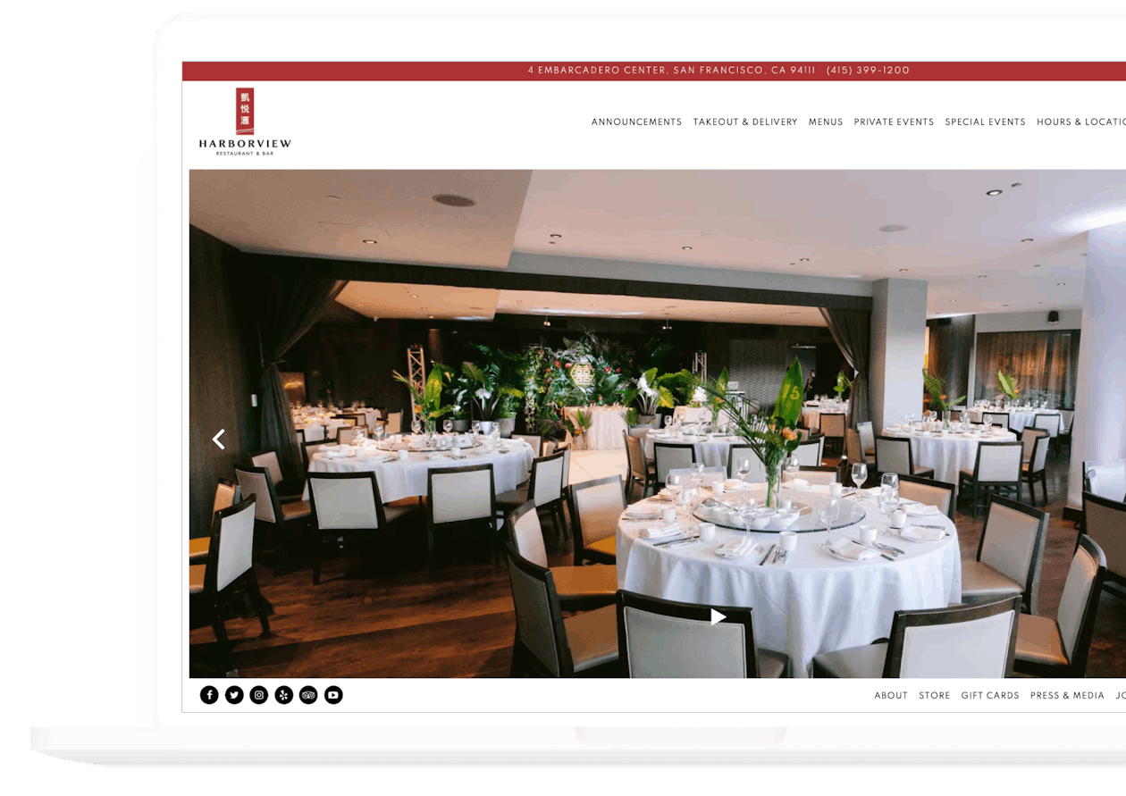 a large room in a restaurant