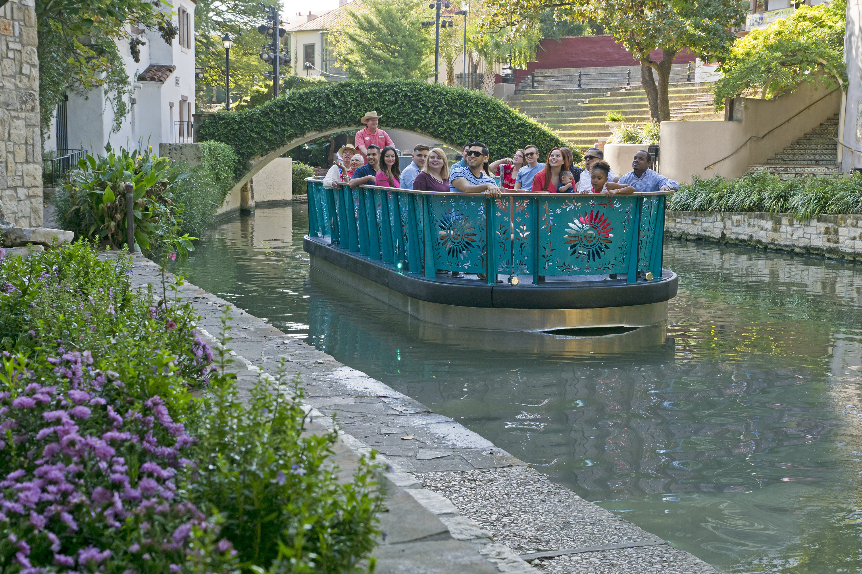 a small boat in a garden