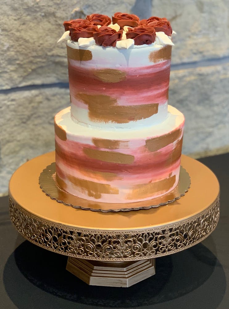Featured image of post Small Two Tier Rustic Wedding Cake - Two tiered rustic log wedding cake/ cup cake stand, centre piece 15 base.