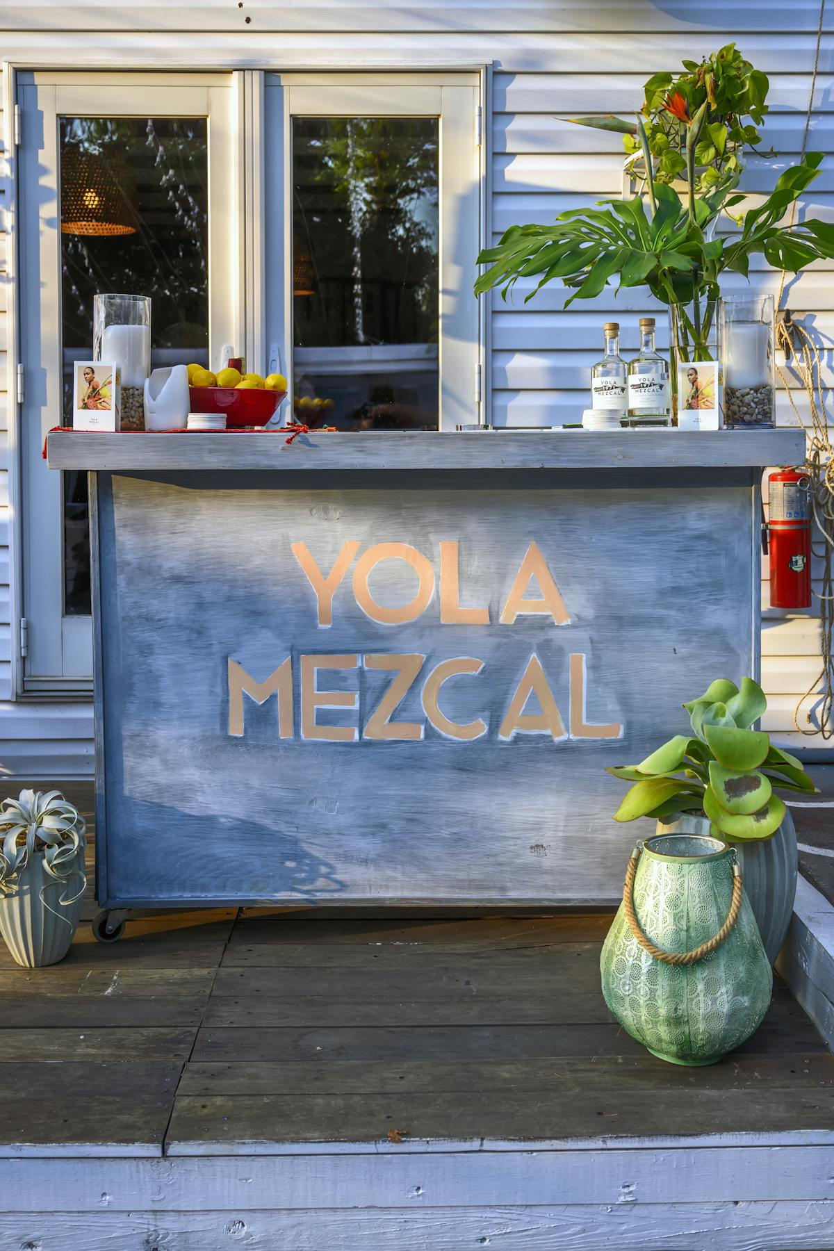 yola mezcal bar area