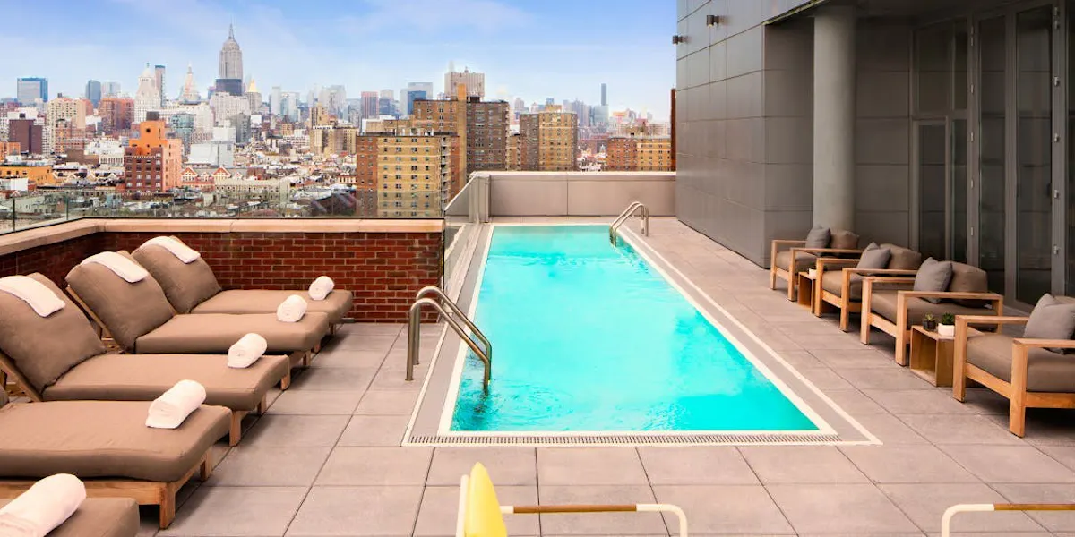 mr purple nyc dress code Rooftop Reviews Part 1: Mr. #mrpurple #nyc #rooftop #bar #review #opinion #xyzbca #fyp #happyhour #cocktail #lifestyle #vip #views #ny #summer Mr. Purple: Un Destino Imperdible