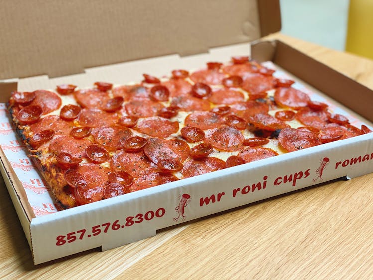 Heads up our Colts cups just dropped. – HotBox Pizza