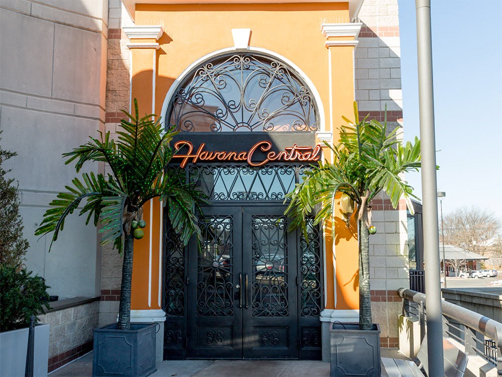 Cuban restaurant serving Cuban catering near Manhattan, New York at a special event.