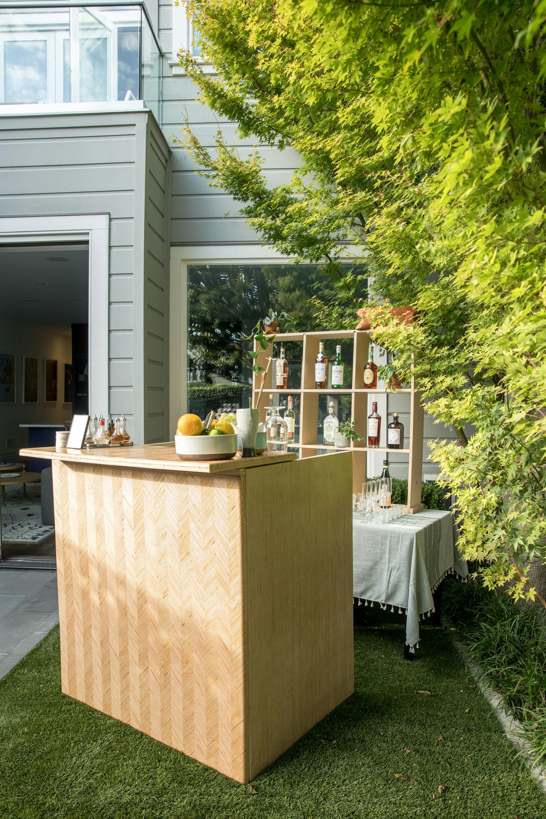 side view of the sidecar bar