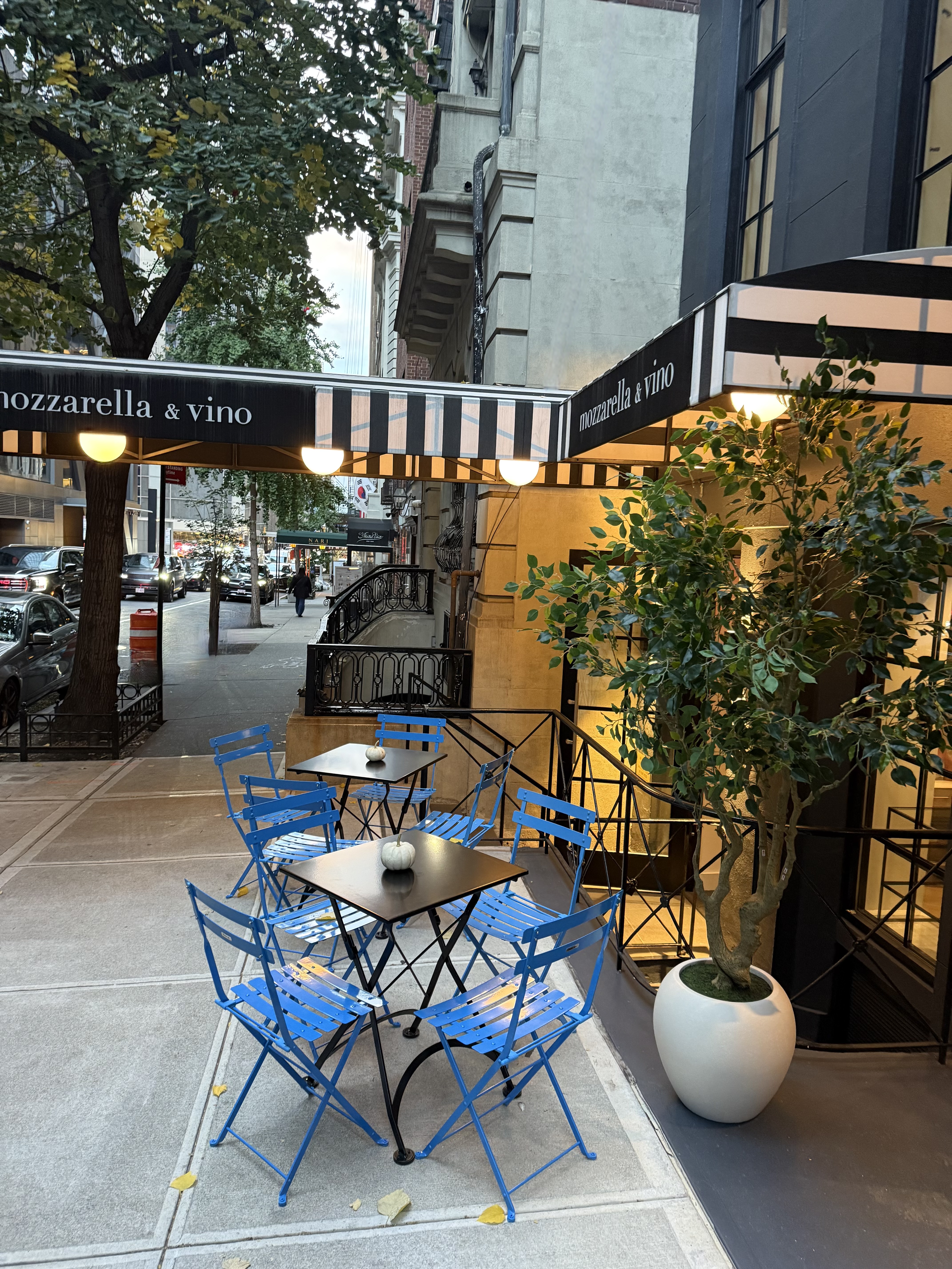 an outdoor eating area