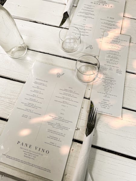 Hours + Location Pane Vino