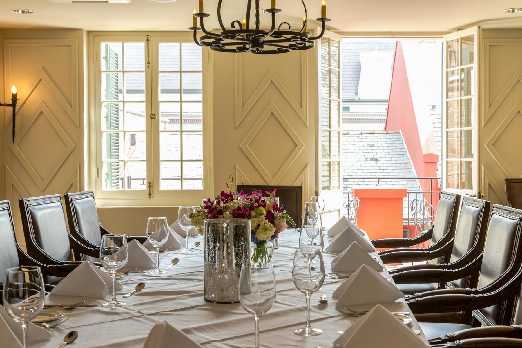Parlor At The Heart Of French Quarter Dining Tableau