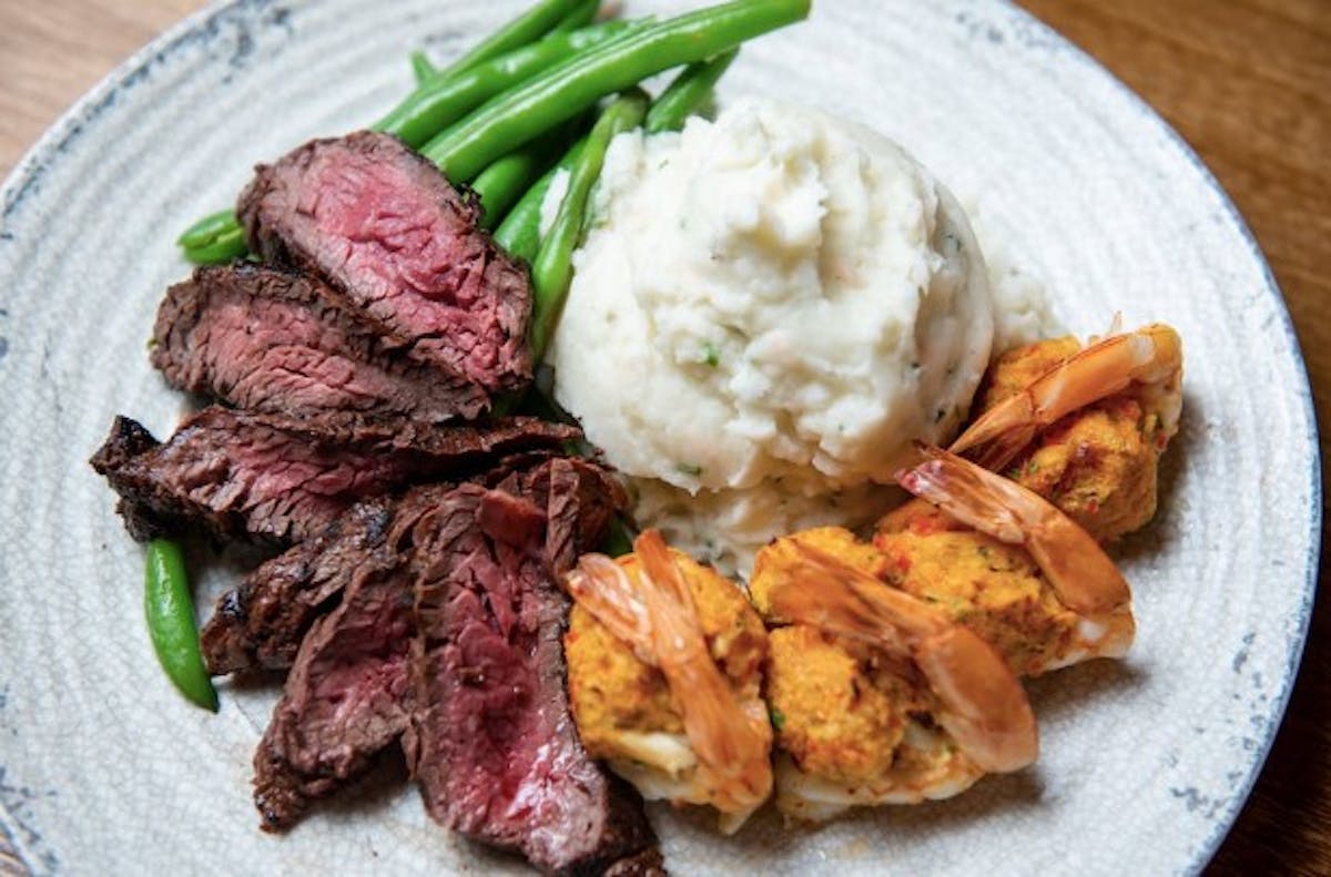 Surf & Turf Saturday at luckys lounge