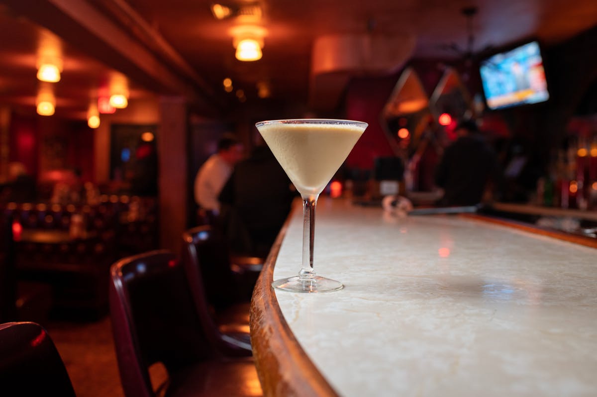 lucky's lounge in seaport, boston ma